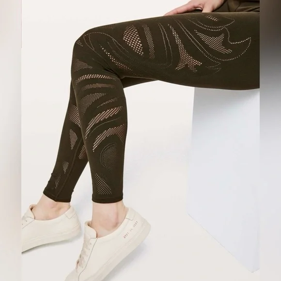 Lululemon Reveal Tight *En Avante in Dark Olive - Picture 3 of 10